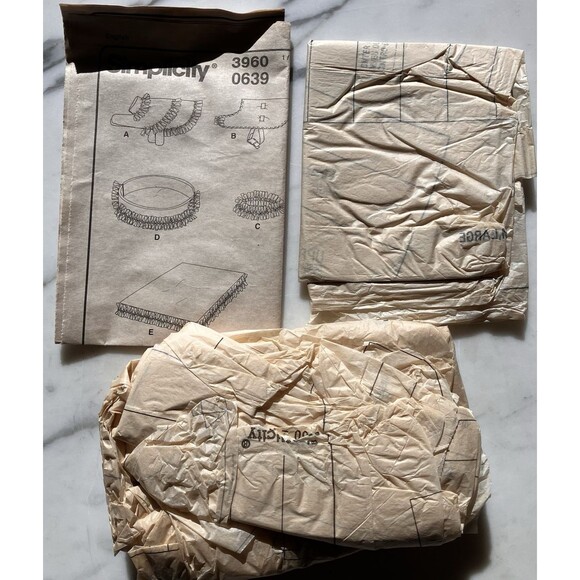 Simplicity No Sew Pattern‎ 3960 Dog Bed Coat Collar Jacket Pet Accessories Cat - Picture 4 of 4